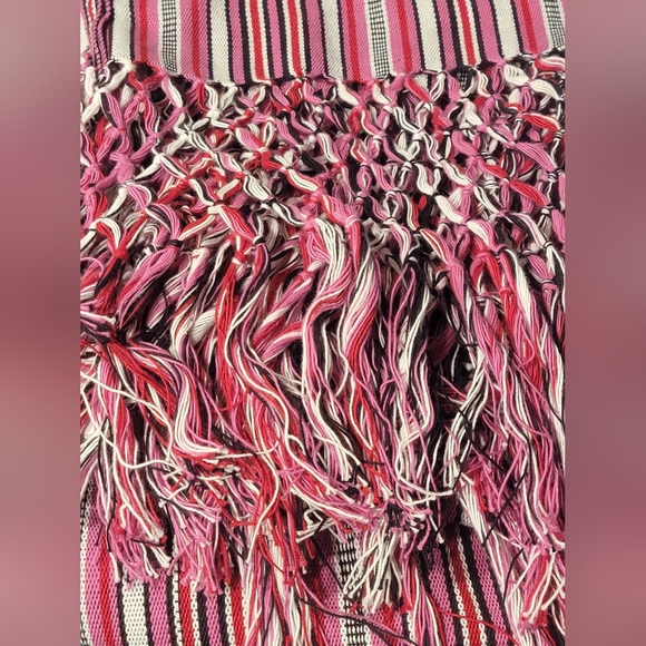 Kamhilos Textiles Poncho Crafted on a Loom w/Tassels! - Picture 8 of 8